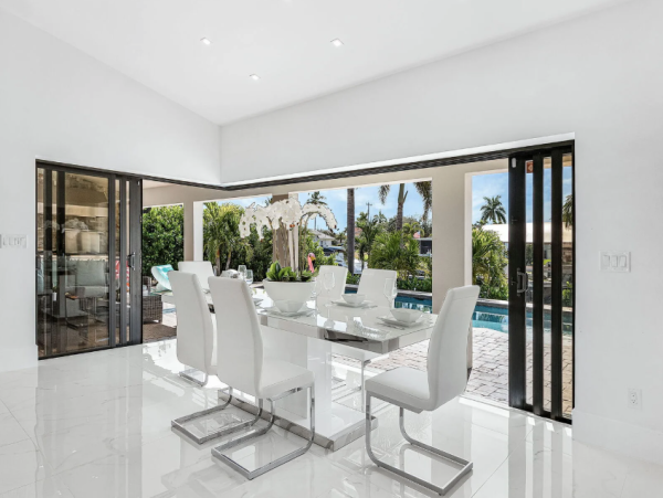 Ultimate Cape Coral Getaway - Luxury 3-Bedroom Pool Home
